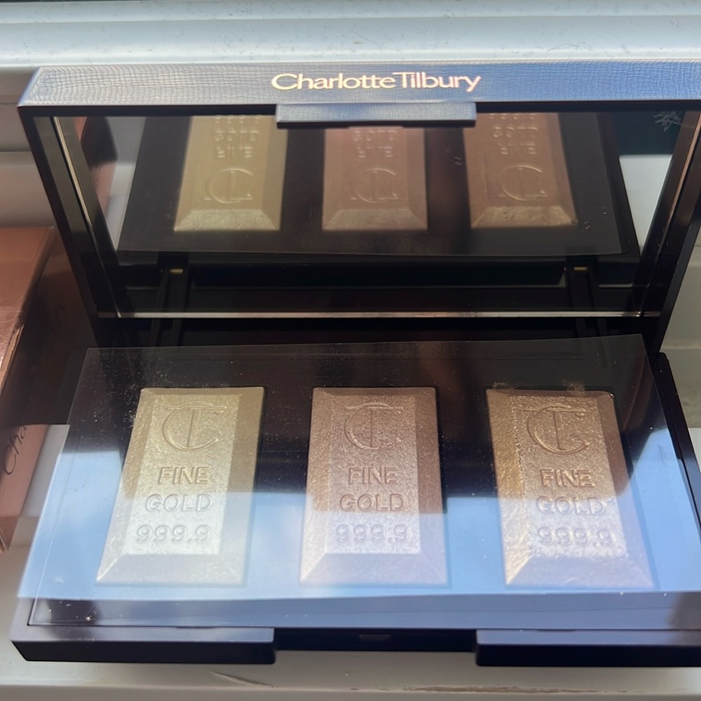 Charlotte Tilbury Bar of Gold highlight palette